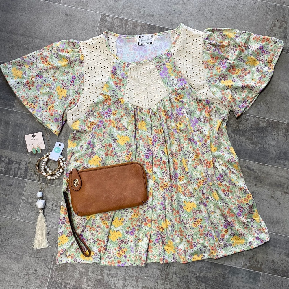 Haptics Women’s Floral Flutter Sleeve Top with Eyelet Details 💐 New w/o tags!